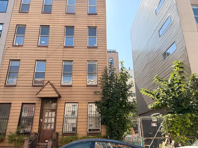142 N 11th Street, Williamsburg